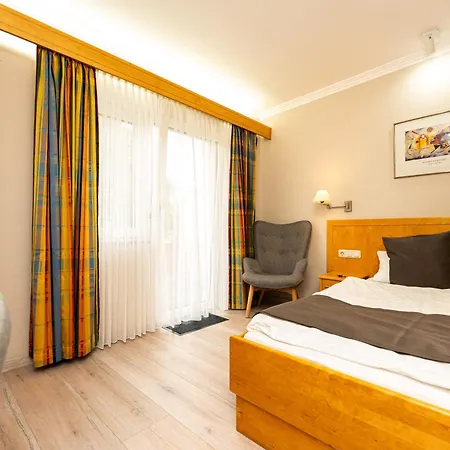 Otel Waldhotel Kurfuerst