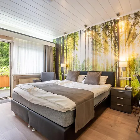 Waldhotel Kurfuerst 호텔 카이저세슈